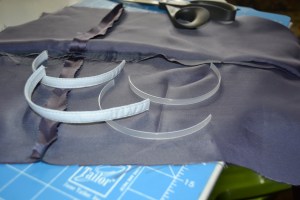 Remove boning from the casing